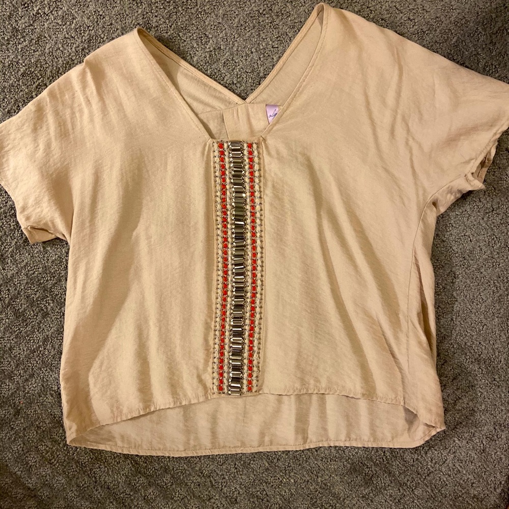Beaded Short Sleeve Blouse. Beige. Size Small.
